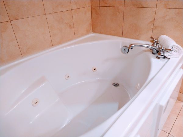Acrylic Tub Installation in Newport