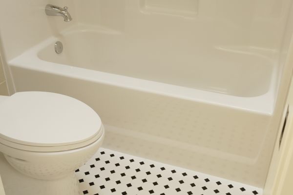 Fiberglass Tub Replacement in Newport